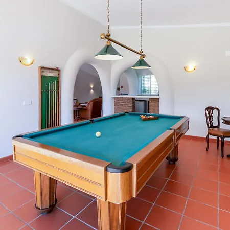 Typical 5bdr House With Pool & Bbq By Lovelystay Holiday home
