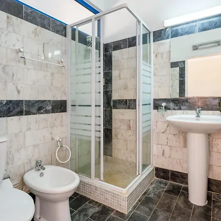 Typical 5bdr House With Pool & Bbq By Lovelystay Holiday home *