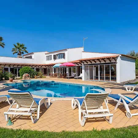 Typical 5bdr House With Pool & Bbq By Lovelystay