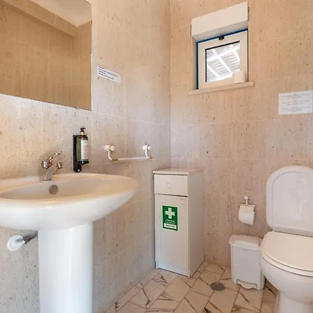 Tatil Evi Typical 5bdr House With Pool & Bbq By Lovelystay
