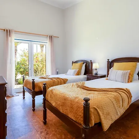 Typical 5bdr House With Pool & Bbq By Lovelystay Tatil Evi Luz
