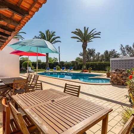 Typical 5bdr House With Pool & Bbq By Lovelystay